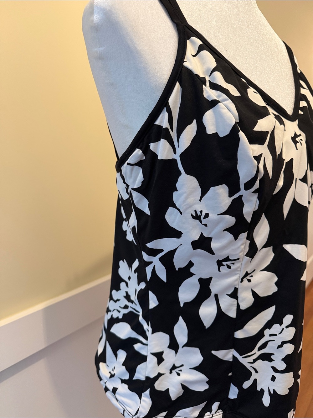 Miraclesuit Tankini Top - Picture 3 of 5